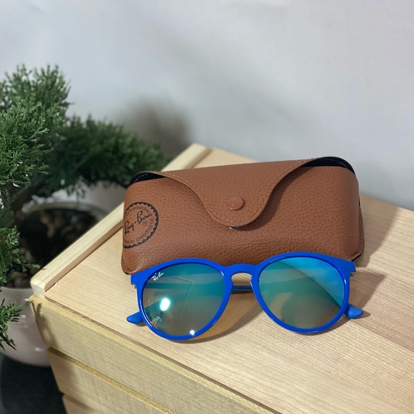 Ray-Ban Erika Sunglasses RB4274 53 18 - Picture 2 of 5